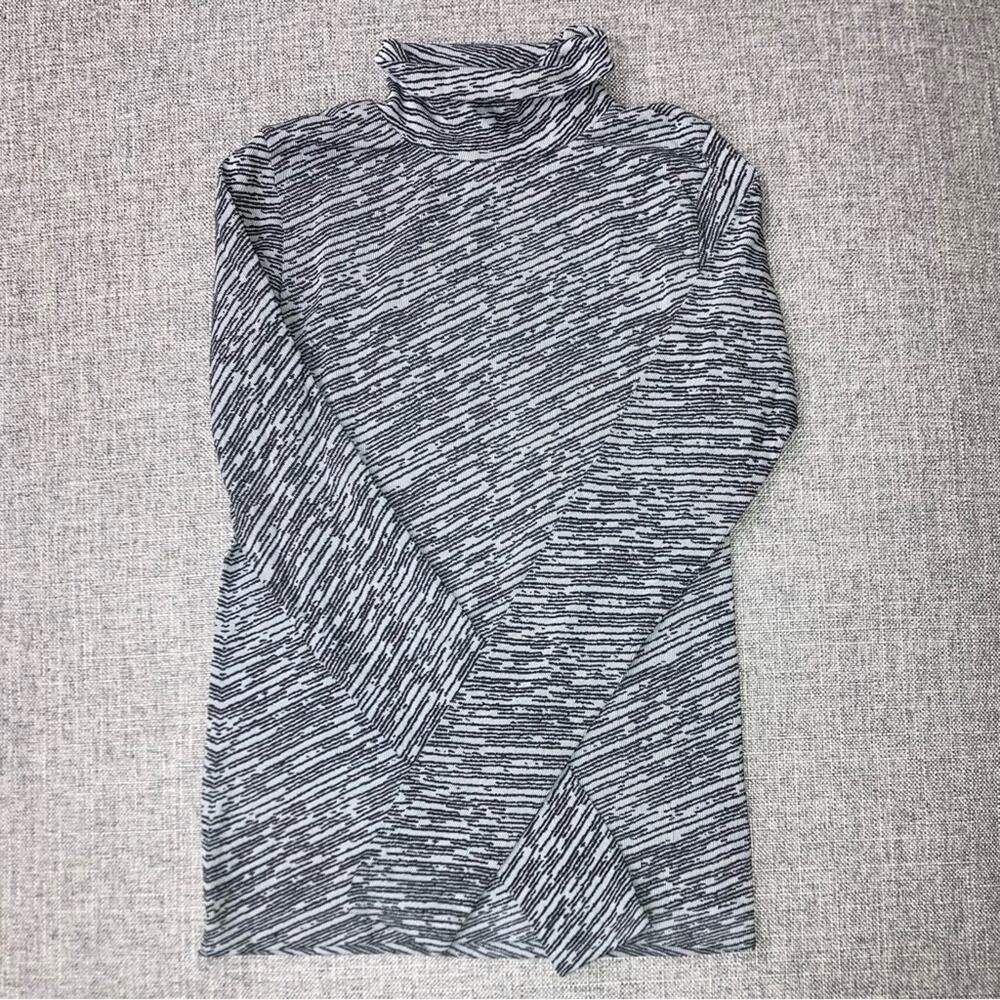 Athleta women’s xs long sleeve top EUC